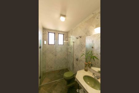 Casa à venda com 460m², 5 quartos e 5 vagasBanheiro Social 2