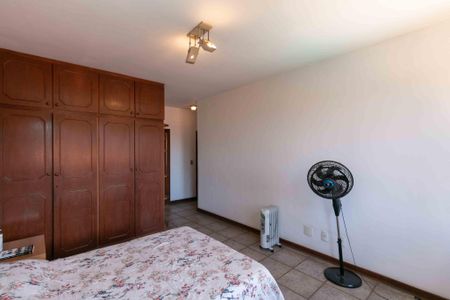 Casa à venda com 460m², 5 quartos e 5 vagasQuarto 5 Suite