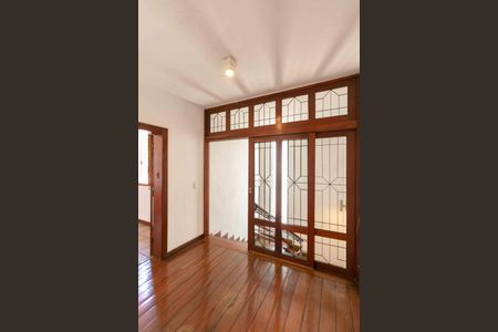 Casa à venda com 460m², 5 quartos e 5 vagasCorredor