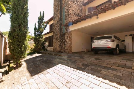 Casa à venda com 460m², 5 quartos e 5 vagasÁrea Externa