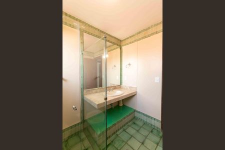 Casa à venda com 460m², 5 quartos e 5 vagasBanheiro Social 1