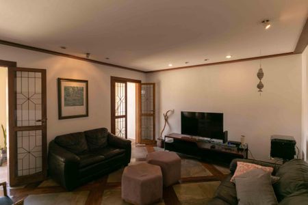 Casa à venda com 460m², 5 quartos e 5 vagasSala de Estar / Jantar