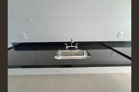 Apartamento à venda com 102m², 3 quartos e 2 vagas Apartamento à venda com 102m², 3 quartos e 2 vagasCozinha e Área de Serviço