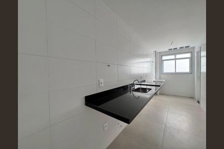 Apartamento à venda com 102m², 3 quartos e 2 vagas Apartamento à venda com 102m², 3 quartos e 2 vagasCozinha e Área de Serviço