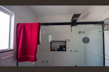 Casa de condomínio à venda com 200m², 3 quartos e 2 vagas Casa de condomínio à venda com 200m², 3 quartos e 2 vagasBanheiro da Suíte 2