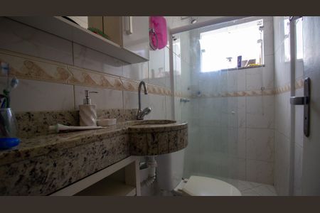 Casa de condomínio à venda com 200m², 3 quartos e 2 vagas Casa de condomínio à venda com 200m², 3 quartos e 2 vagasBanheiro da Suíte 1