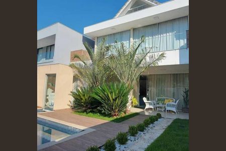 Casa de condomínio para alugar com 308m², 5 quartos e 3 vagas