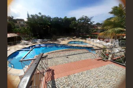 Casa de condomínio à venda com 215m², 3 quartos e 2 vagas