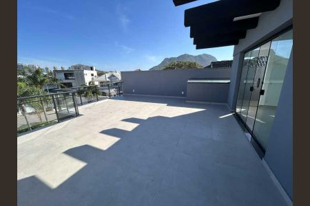 Casa de condomínio à venda com 339m², 4 quartos e 3 vagas