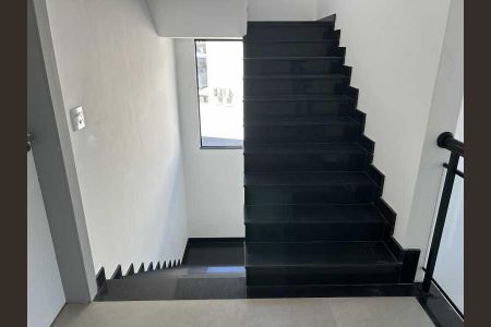 Casa de condomínio à venda com 339m², 4 quartos e 3 vagas