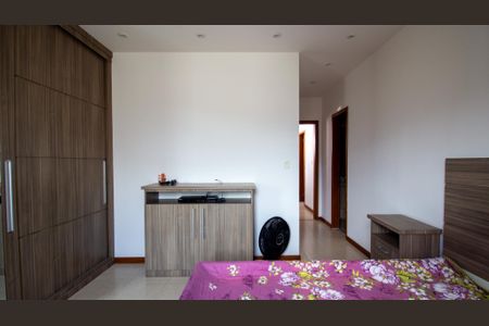 Apartamento à venda com 275m², 3 quartos e 3 vagas Apartamento à venda com 275m², 3 quartos e 3 vagasSuíte 2