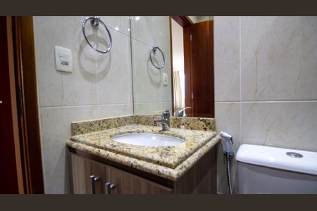 Apartamento à venda com 275m², 3 quartos e 3 vagas Apartamento à venda com 275m², 3 quartos e 3 vagasBanheiro da Suíte 2