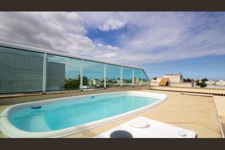 Apartamento à venda com 275m², 3 quartos e 3 vagas Apartamento à venda com 275m², 3 quartos e 3 vagasPiscina