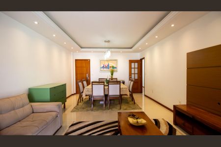 Apartamento à venda com 275m², 3 quartos e 3 vagas Apartamento à venda com 275m², 3 quartos e 3 vagasSala