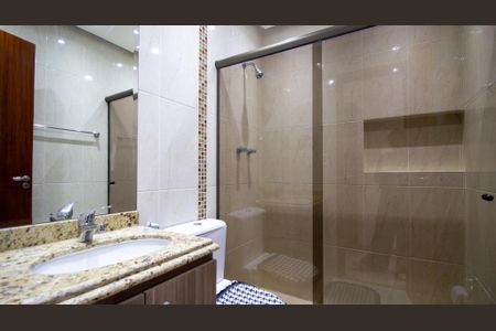 Apartamento à venda com 275m², 3 quartos e 3 vagas Apartamento à venda com 275m², 3 quartos e 3 vagasBanheiro da Suíte 2