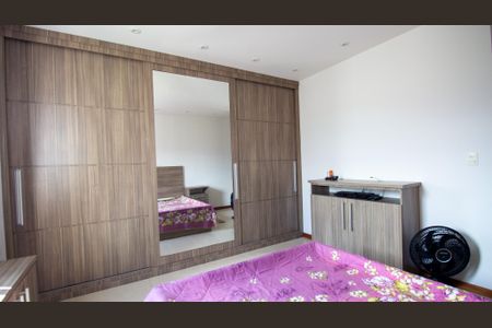 Apartamento à venda com 275m², 3 quartos e 3 vagas Apartamento à venda com 275m², 3 quartos e 3 vagasSuíte 2