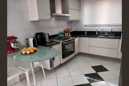 Casa de condomínio à venda com 251m², 5 quartos e 3 vagas