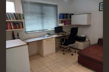 Casa de condomínio à venda com 251m², 5 quartos e 3 vagas