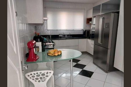 Casa de condomínio à venda com 251m², 5 quartos e 3 vagas