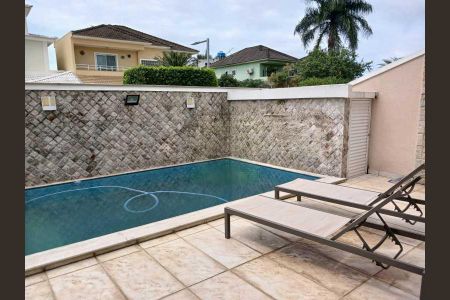 Casa de condomínio à venda com 251m², 5 quartos e 3 vagas