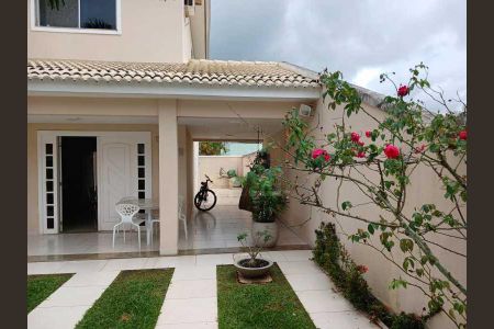 Casa de condomínio à venda com 251m², 5 quartos e 3 vagas