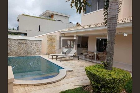 Casa de condomínio à venda com 251m², 5 quartos e 3 vagas