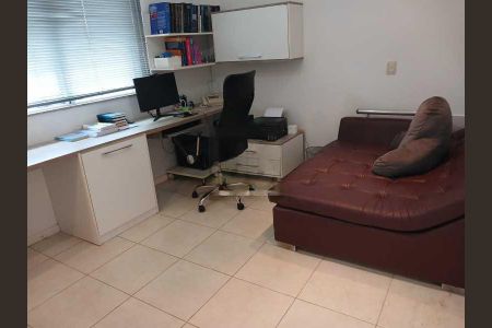 Casa de condomínio à venda com 251m², 5 quartos e 3 vagas