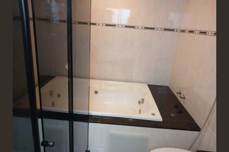 Casa de condomínio à venda com 251m², 5 quartos e 3 vagas