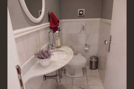 Casa de condomínio à venda com 251m², 5 quartos e 3 vagas