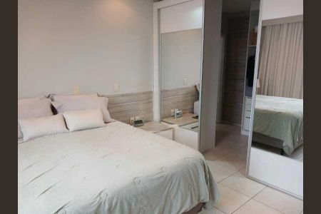 Casa de condomínio à venda com 251m², 5 quartos e 3 vagas