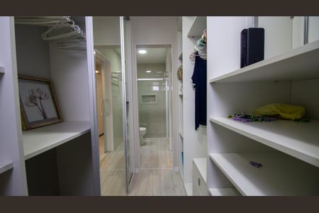 Apartamento à venda com 175m², 4 quartos e 2 vagas Apartamento à venda com 175m², 4 quartos e 2 vagasCloset da Suíte 2