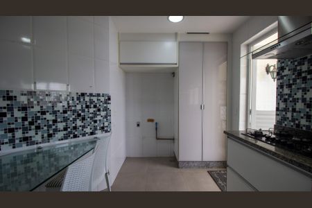 Apartamento à venda com 175m², 4 quartos e 2 vagas Apartamento à venda com 175m², 4 quartos e 2 vagasCozinha