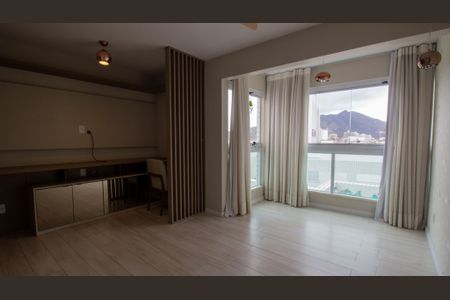 Apartamento à venda com 175m², 4 quartos e 2 vagas Apartamento à venda com 175m², 4 quartos e 2 vagasSuíte 2