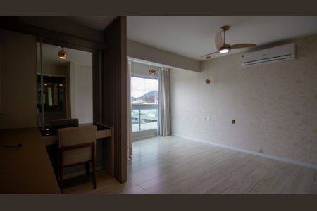Apartamento à venda com 175m², 4 quartos e 2 vagas Apartamento à venda com 175m², 4 quartos e 2 vagasSuíte 2