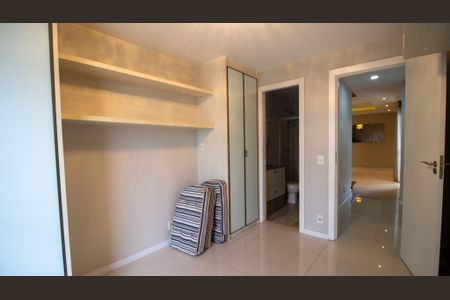 Apartamento à venda com 175m², 4 quartos e 2 vagas Apartamento à venda com 175m², 4 quartos e 2 vagasSuíte 4