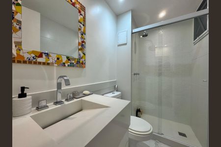 Apartamento à venda com 138m², 3 quartos e 2 vagas Apartamento à venda com 138m², 3 quartos e 2 vagasBanheiro Social 1