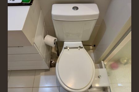 Apartamento à venda com 138m², 3 quartos e 2 vagas Apartamento à venda com 138m², 3 quartos e 2 vagasBanheiro da Suíte