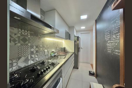 Apartamento à venda com 138m², 3 quartos e 2 vagas Apartamento à venda com 138m², 3 quartos e 2 vagasCozinha e Área de Serviço