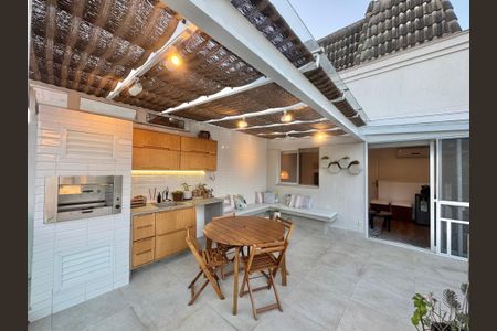 Apartamento à venda com 138m², 3 quartos e 2 vagas Apartamento à venda com 138m², 3 quartos e 2 vagasTerraço