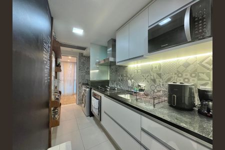 Apartamento à venda com 138m², 3 quartos e 2 vagas Apartamento à venda com 138m², 3 quartos e 2 vagasCozinha e Área de Serviço