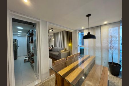 Apartamento à venda com 138m², 3 quartos e 2 vagas Apartamento à venda com 138m², 3 quartos e 2 vagasSala