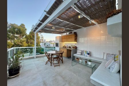 Apartamento à venda com 138m², 3 quartos e 2 vagas Apartamento à venda com 138m², 3 quartos e 2 vagasTerraço