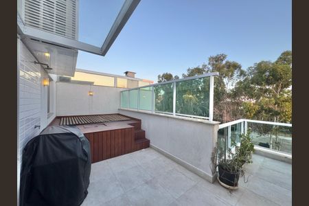 Apartamento à venda com 138m², 3 quartos e 2 vagas Apartamento à venda com 138m², 3 quartos e 2 vagasTerraço