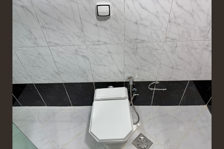 Apartamento à venda com 180m², 3 quartos e 1 vaga Apartamento à venda com 180m², 3 quartos e 1 vagaBanheiro Social