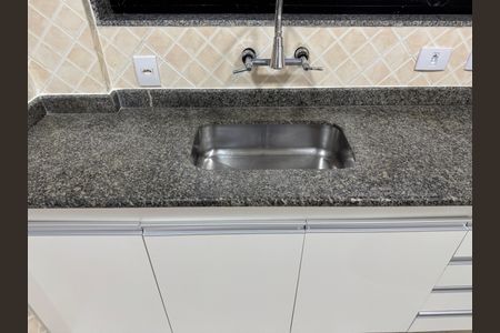 Apartamento à venda com 180m², 3 quartos e 1 vaga Apartamento à venda com 180m², 3 quartos e 1 vagaCozinha e Área de Serviço
