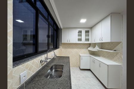 Apartamento à venda com 180m², 3 quartos e 1 vaga Apartamento à venda com 180m², 3 quartos e 1 vagaCozinha e Área de Serviço