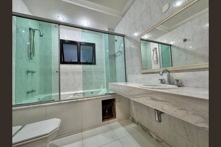 Apartamento à venda com 180m², 3 quartos e 1 vaga Apartamento à venda com 180m², 3 quartos e 1 vagaSuíte - Banheiro