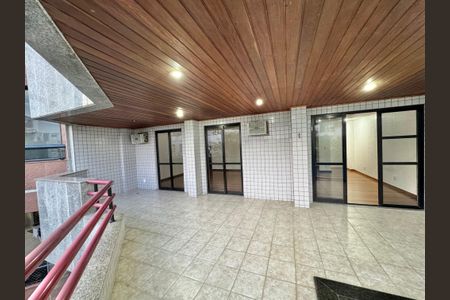 Apartamento à venda com 180m², 3 quartos e 1 vaga Apartamento à venda com 180m², 3 quartos e 1 vagaVaranda Sala