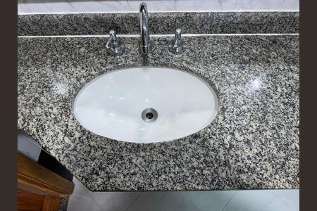 Apartamento à venda com 180m², 3 quartos e 1 vaga Apartamento à venda com 180m², 3 quartos e 1 vagaBanheiro Social