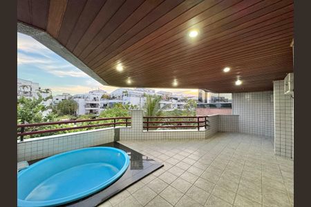 Apartamento à venda com 180m², 3 quartos e 1 vaga Apartamento à venda com 180m², 3 quartos e 1 vagaVaranda Sala